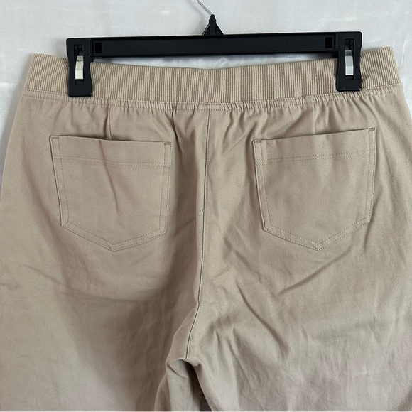 New Girls Size 16.5 Plus Izod Khaki Shorts Bermuda Chino School Uniform NWT - Picture 3 of 12